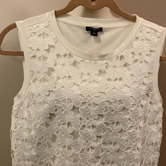 Ann Taylor White Floral Applique Tank SP - Picture 3 of 11